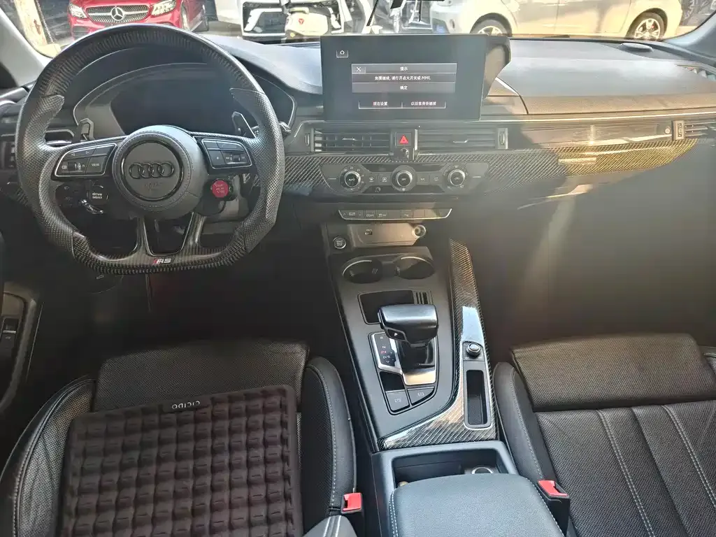 Audi A4L 2021 из CN, фото 3
