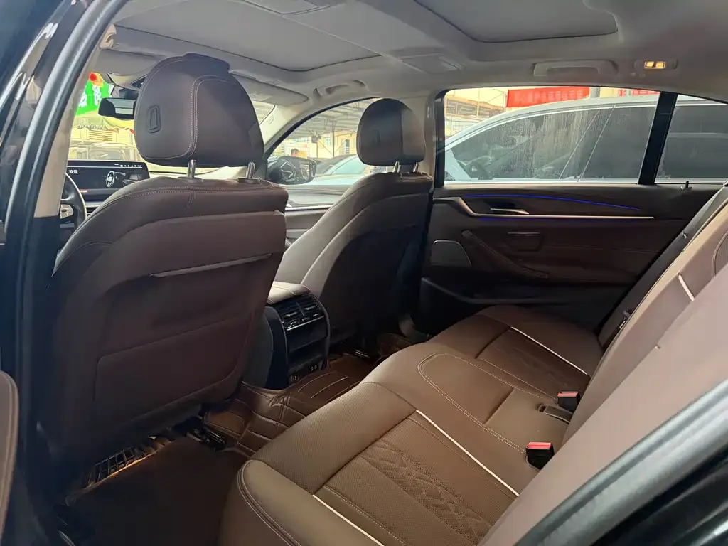 BMW 5 Series 2024 из CN, фото 4