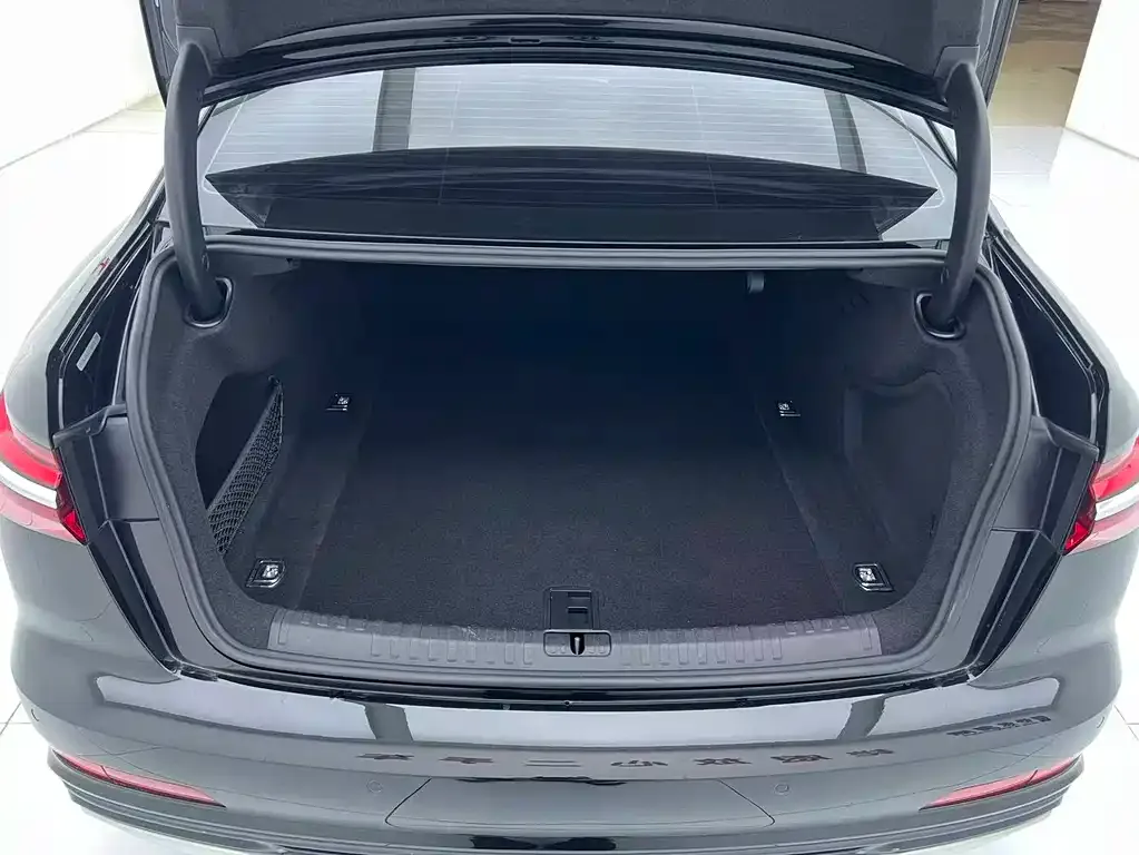 Audi A6L 2021 из CN, фото 4