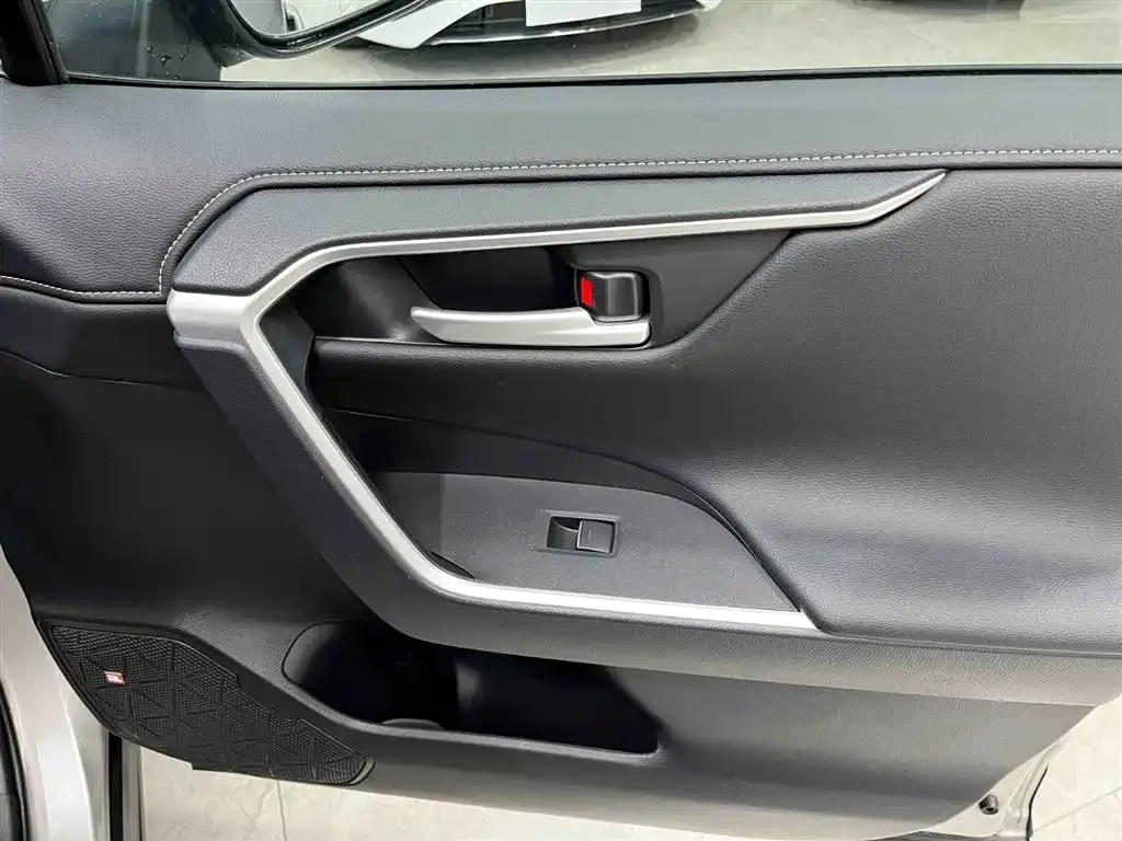 Toyota Wildlander 2023 из CN, фото 9