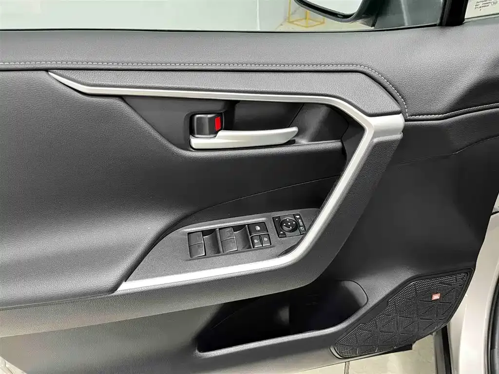 Toyota Wildlander 2023 из CN, фото 7