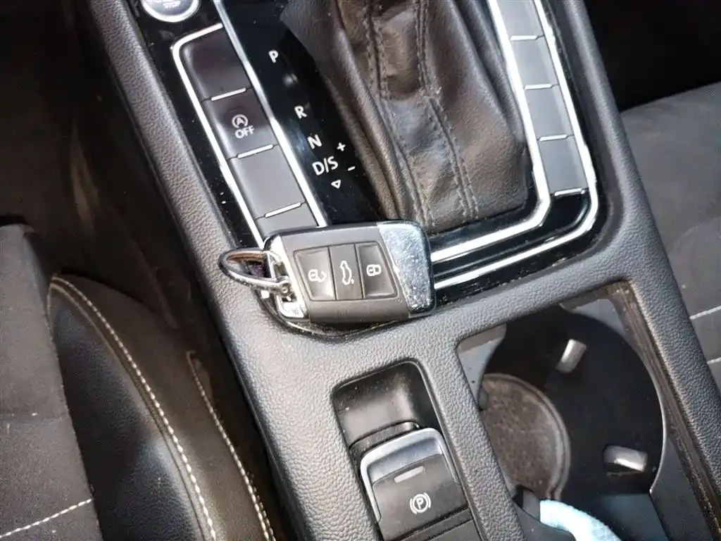 Volkswagen Magotan 2022 из CN, фото 4