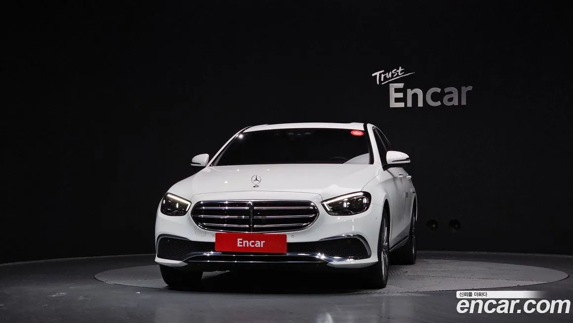 Mercedes-Benz E-Class — фото 5