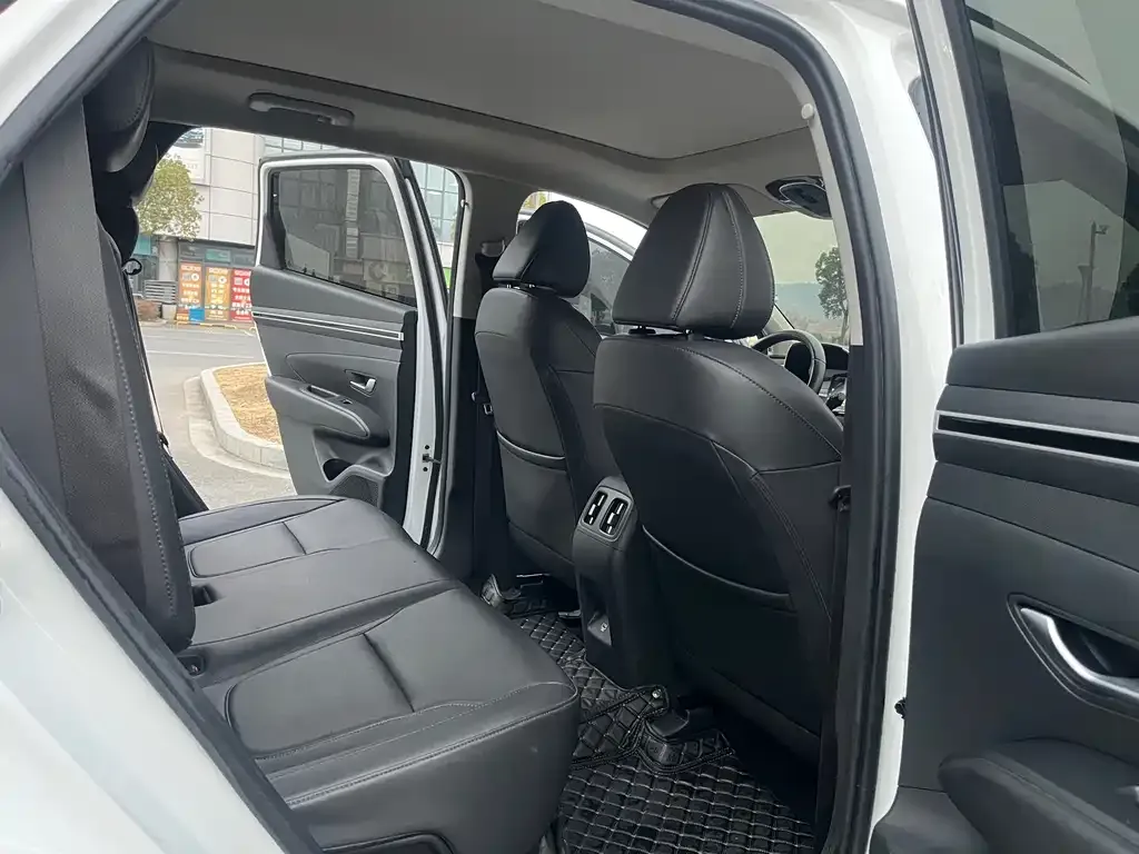 Hyundai Tucson 2023 из CN, фото 8