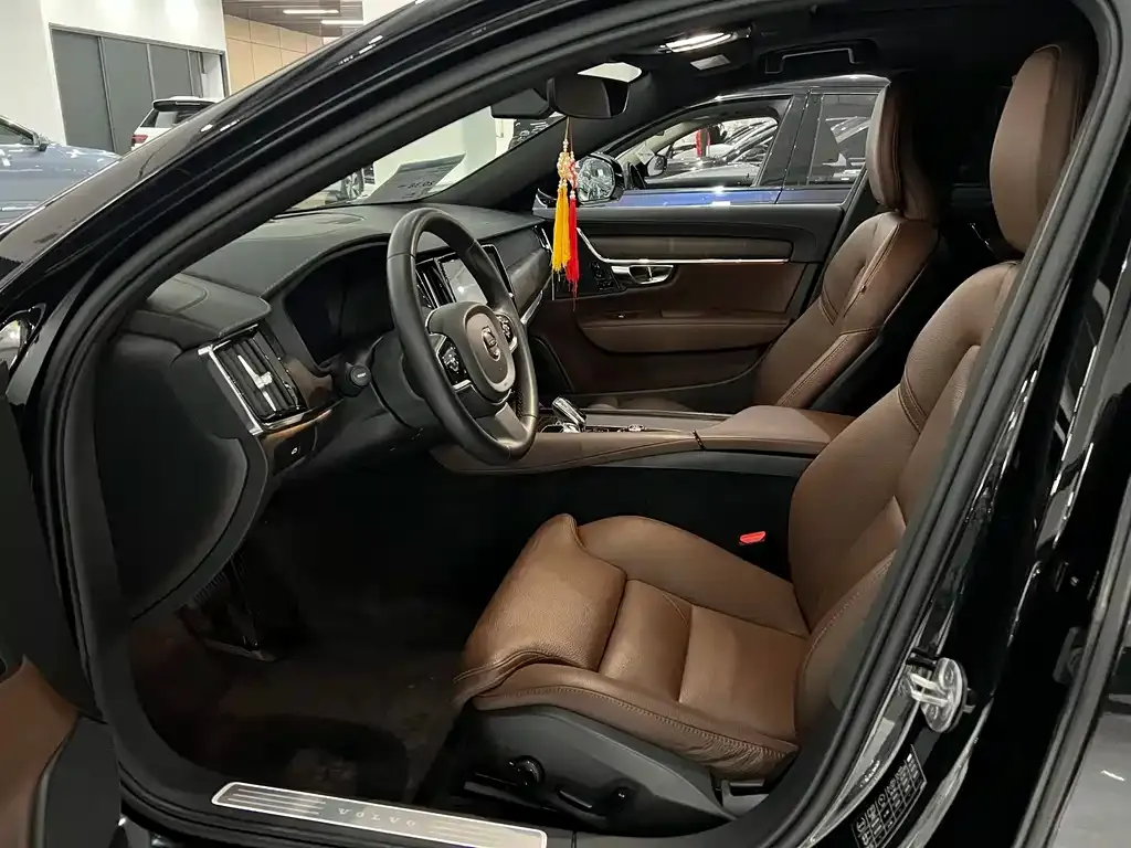 Volvo S90 2022 из CN, фото 3