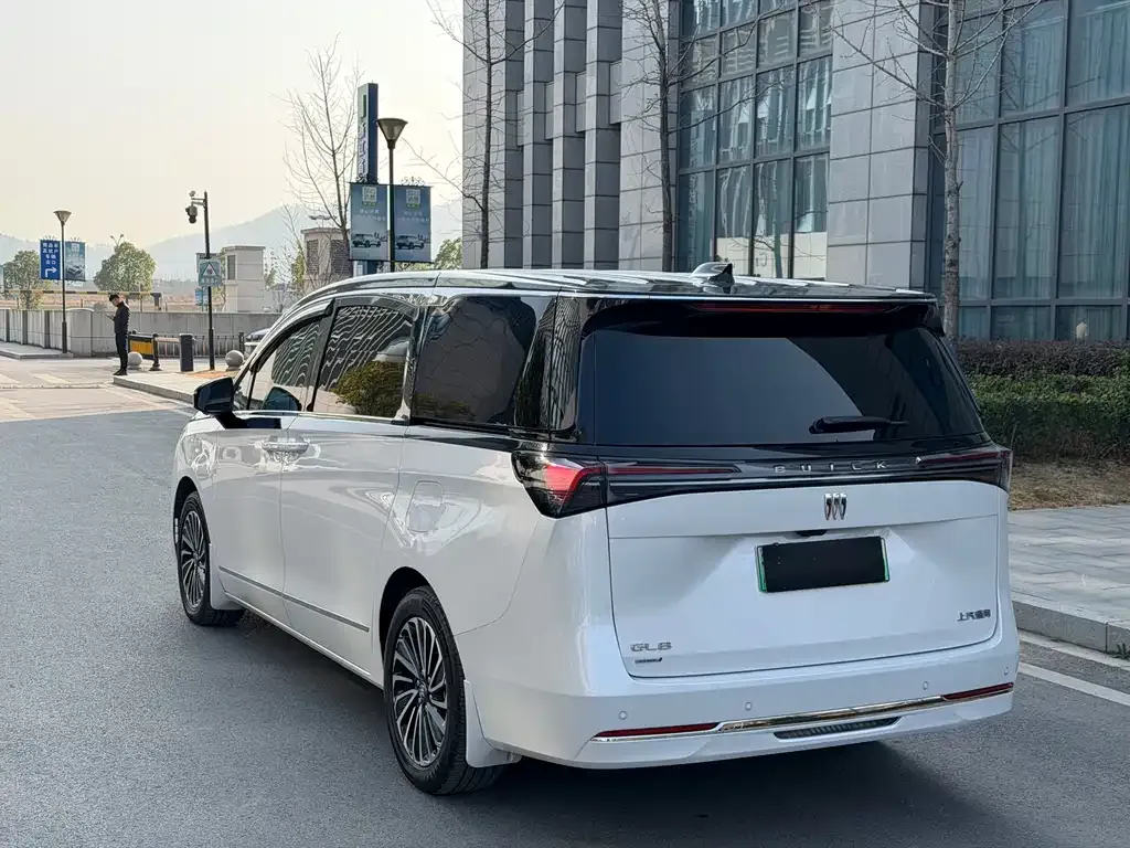 Buick GL8 Hybrid 2025 из CN, фото 2