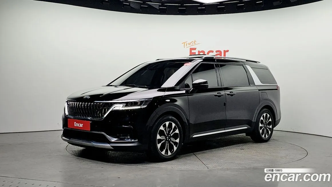 Kia Carnival — фото 1