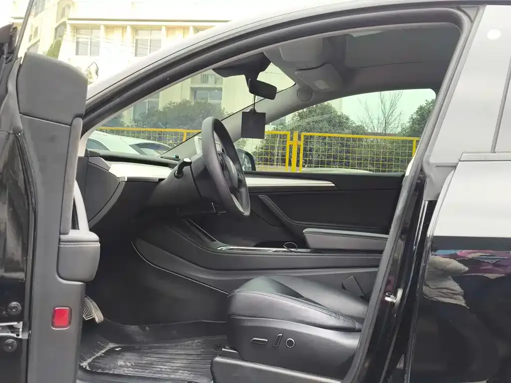Tesla Model Y 2023 из CN, фото 3