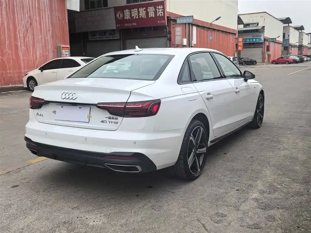 Audi A4L 2024 из CN, фото 9