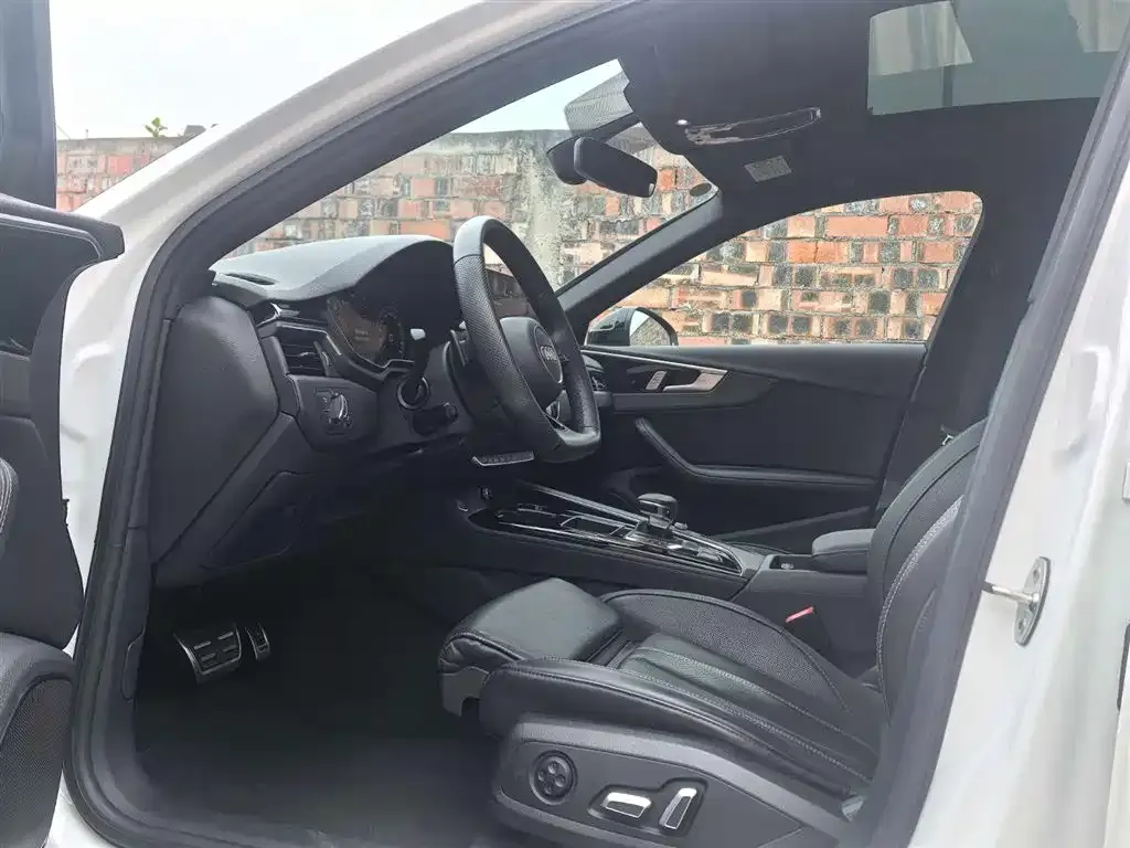 Audi A4L 2024 из CN, фото 6
