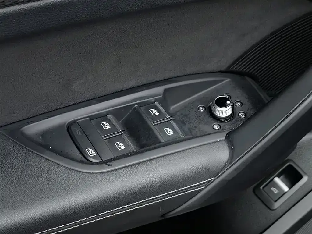 Audi Q5L Sportback 2021 из CN, фото 6