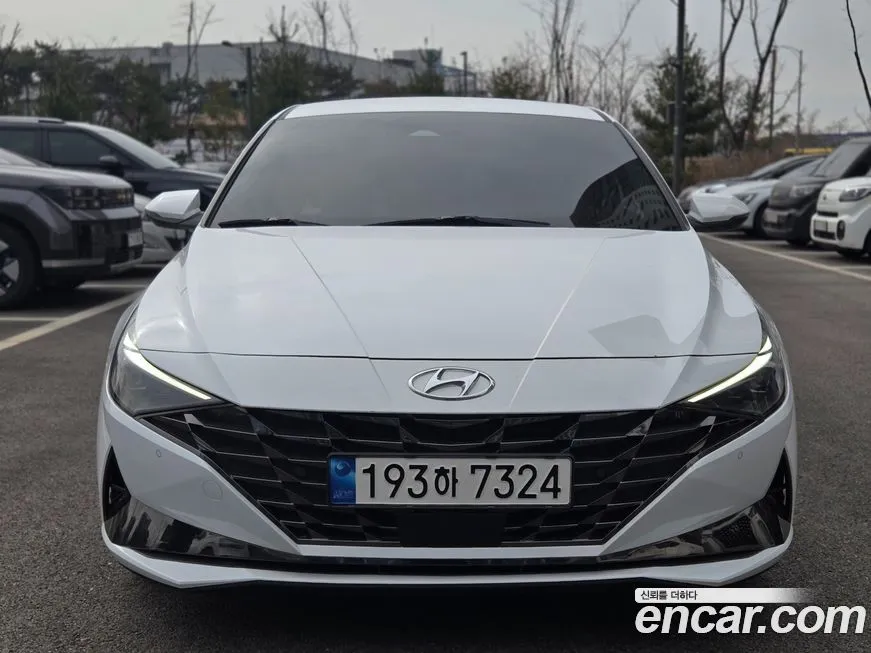 Hyundai AVANTE — фото 1