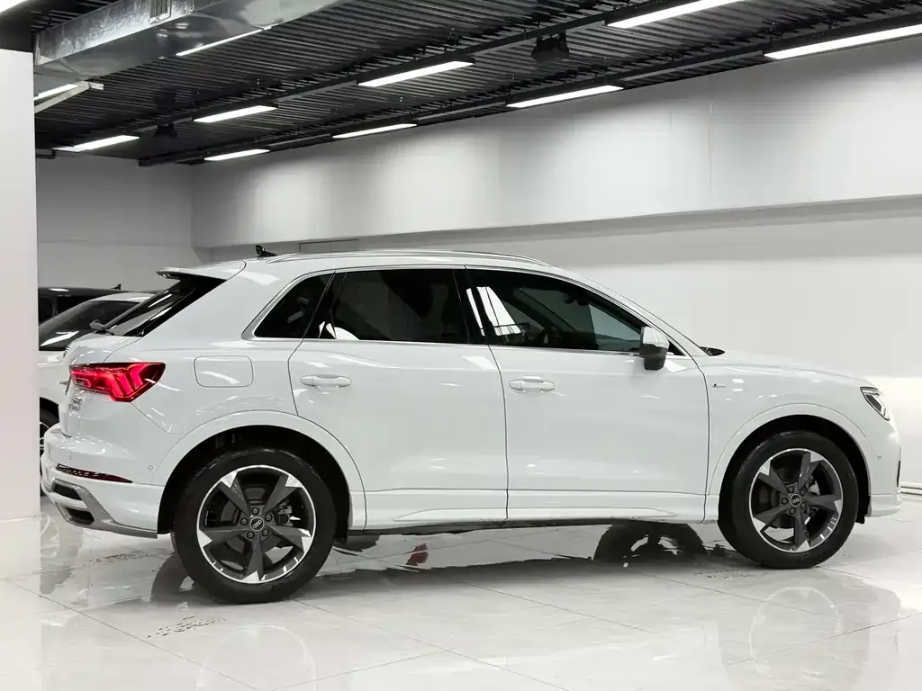 Audi Q3 2021 из CN, фото 3