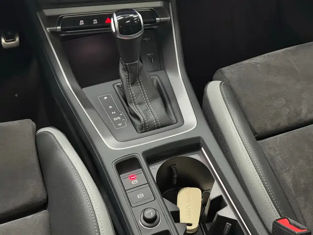 Audi Q3 2021 из CN, фото 5