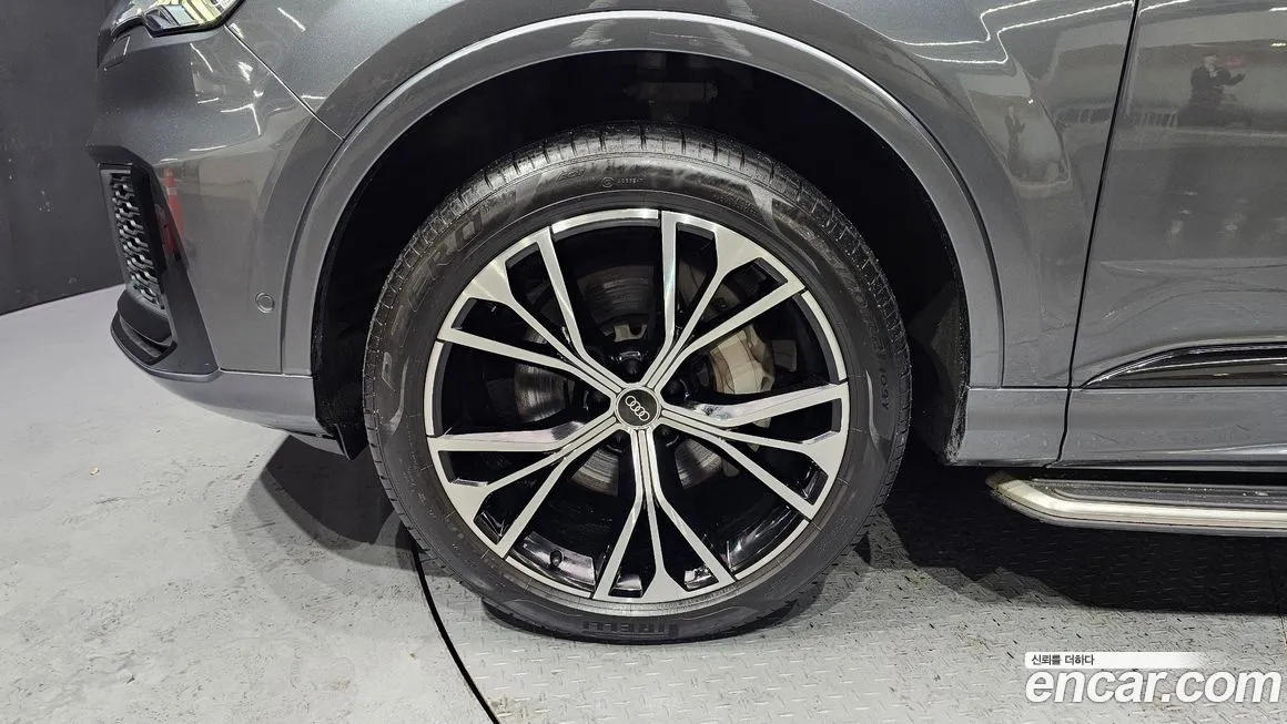 Audi Q7 2022 из KR, фото 6