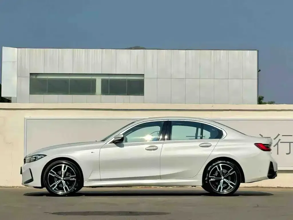 BMW 3 Series 2024 из CN, фото 4