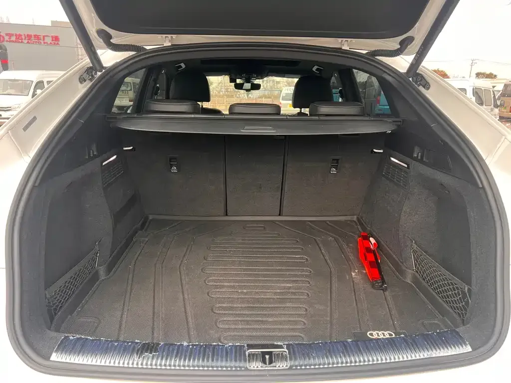 Audi Q5L Sportback 2022 из CN, фото 7
