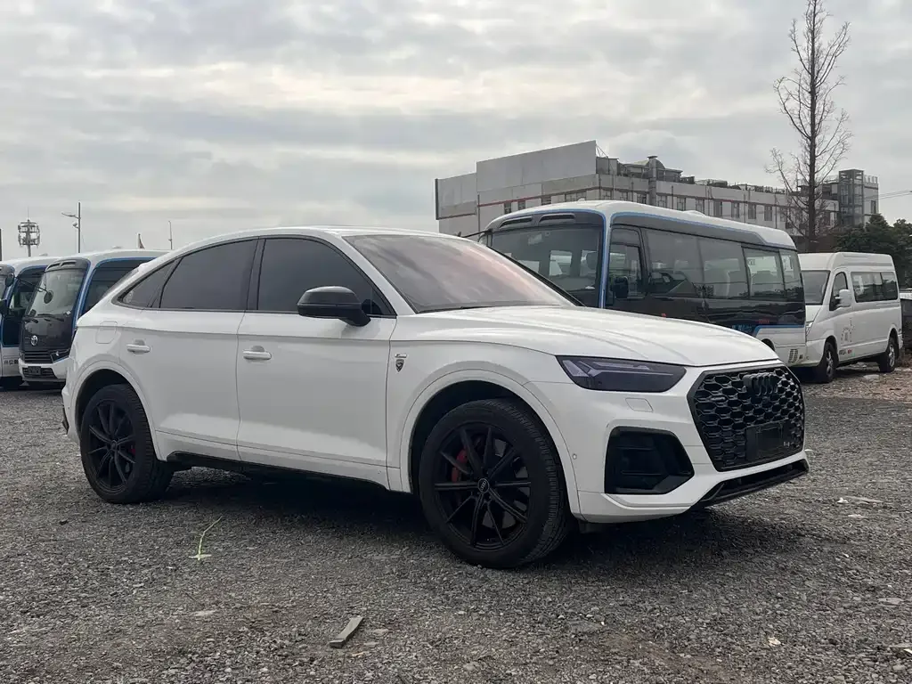 Audi Q5L Sportback 2022 из CN, фото 8