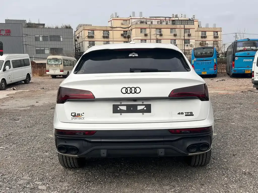 Audi Q5L Sportback 2022 из CN, фото 5