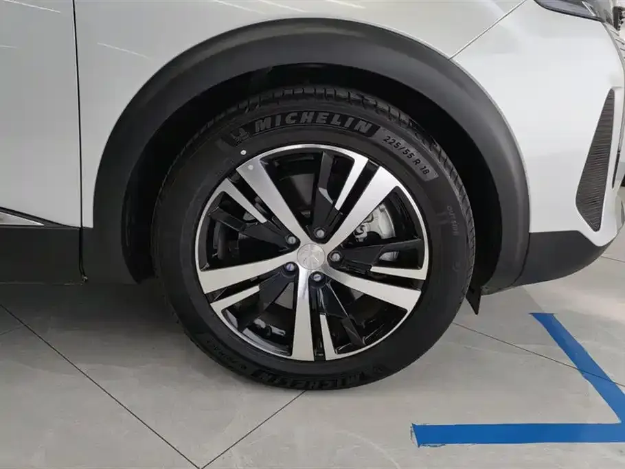 Peugeot 5008 2024 из CN, фото 3