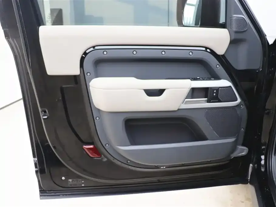 Land Rover Defender 2023 из CN, фото 4