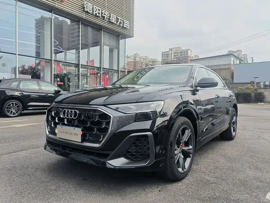 Audi Q8 — фото 1
