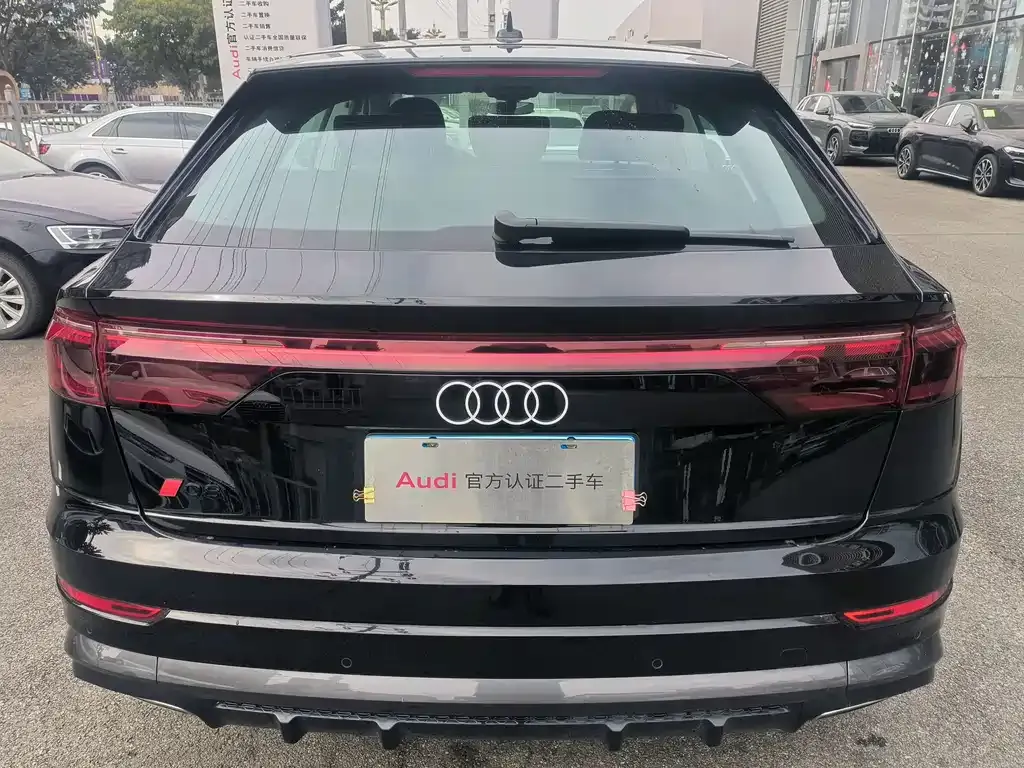 Audi Q8 — фото 5