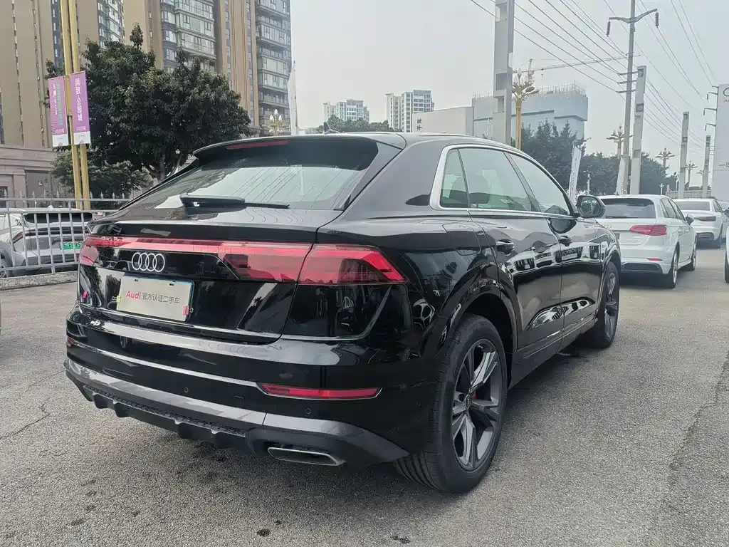 Audi Q8 — фото 6