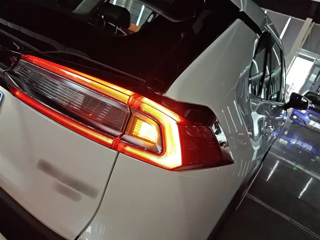 Toyota Wildlander 2023 из CN, фото 2