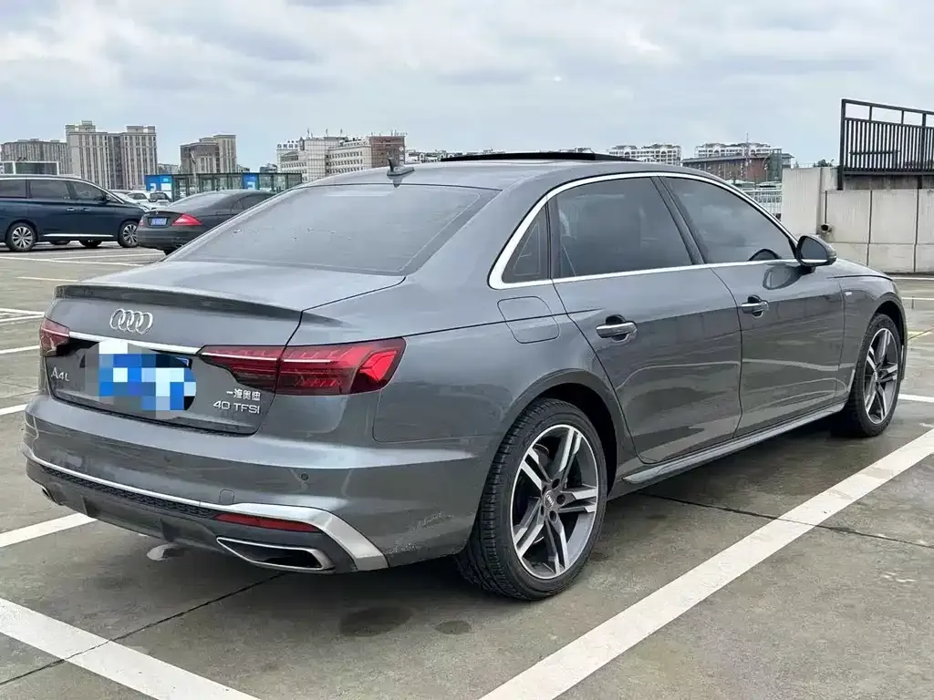 Audi A4L 2022 из CN, фото 3