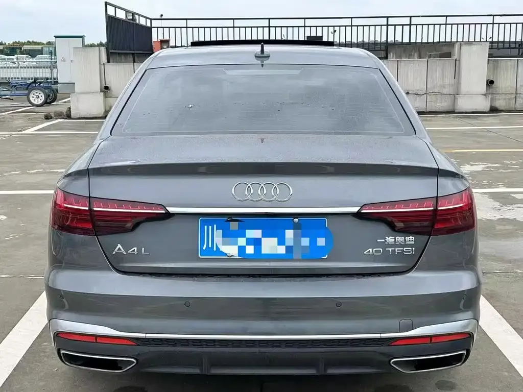 Audi A4L 2022 из CN, фото 2