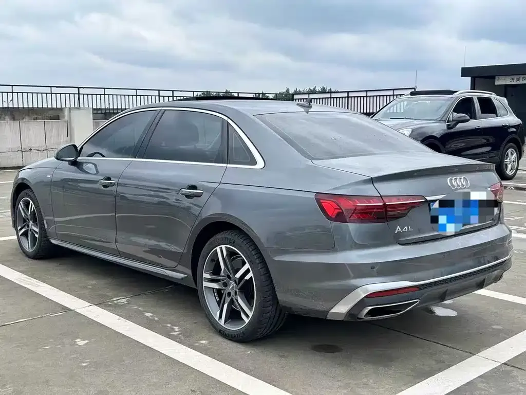 Audi A4L 2022 из CN, фото 4