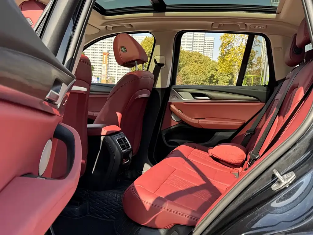 BMW X3 2024 из CN, фото 2