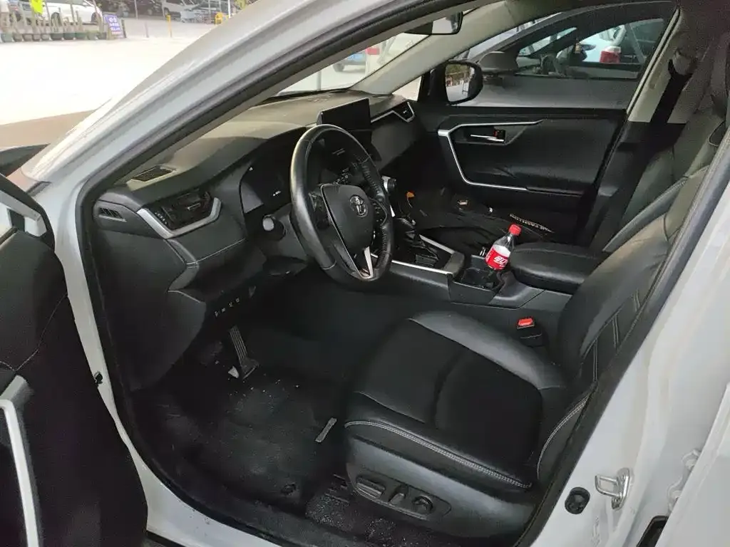Toyota RAV4 2024 из CN, фото 6
