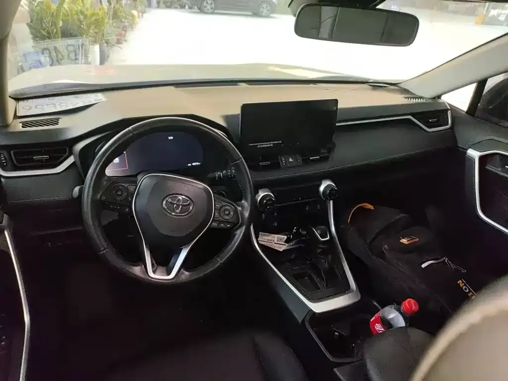 Toyota RAV4 2024 из CN, фото 4