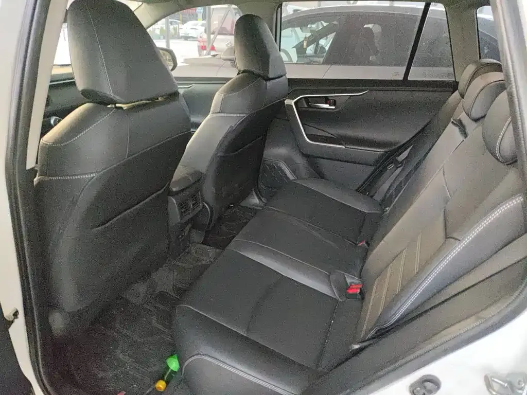 Toyota RAV4 2024 из CN, фото 5