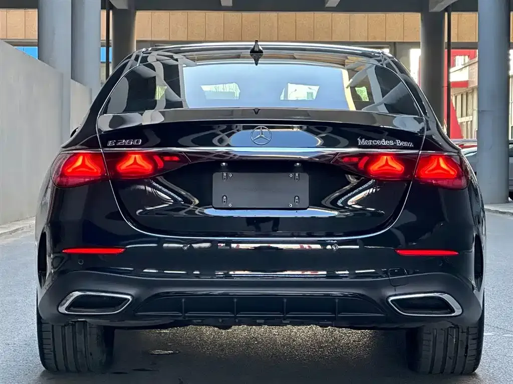 Mercedes-Benz E-Class (Import) — фото 5