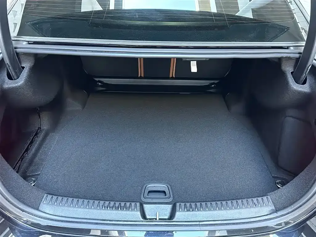 Mercedes-Benz E-Class (Import) — фото 9