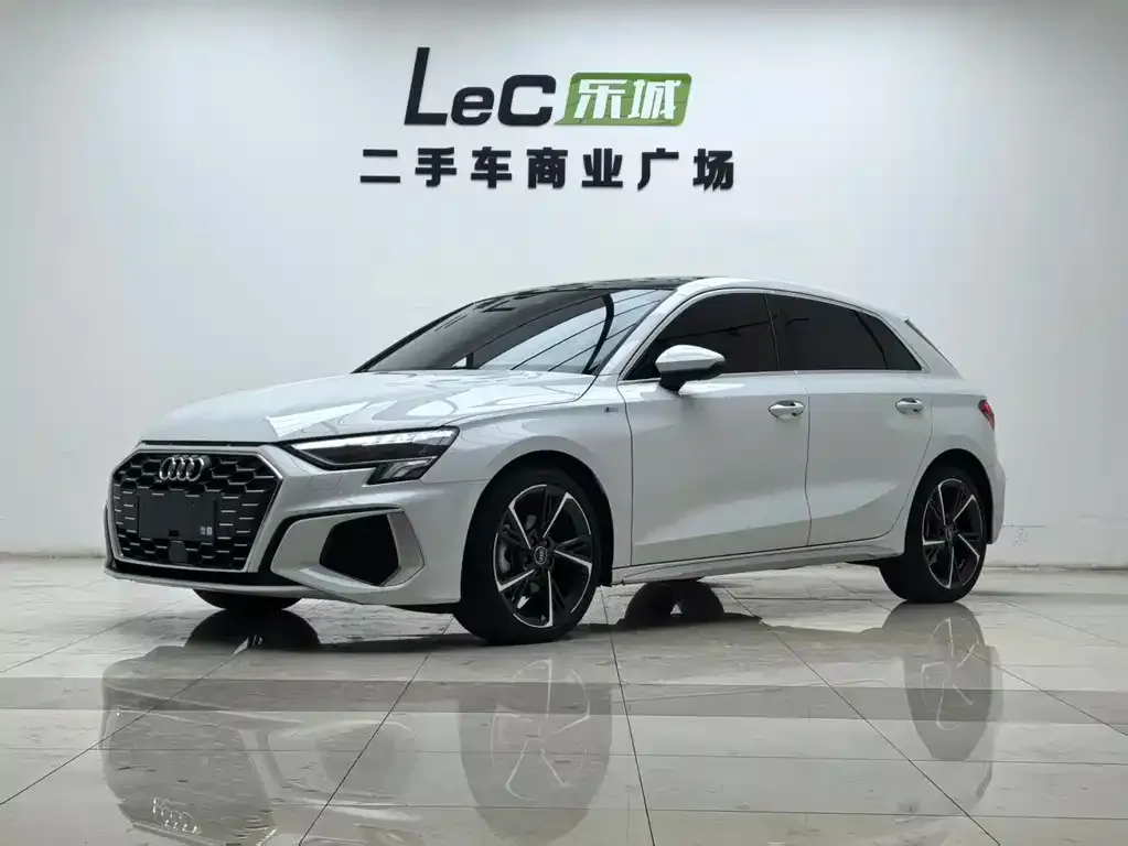 Audi A3 2024 из CN, фото 1