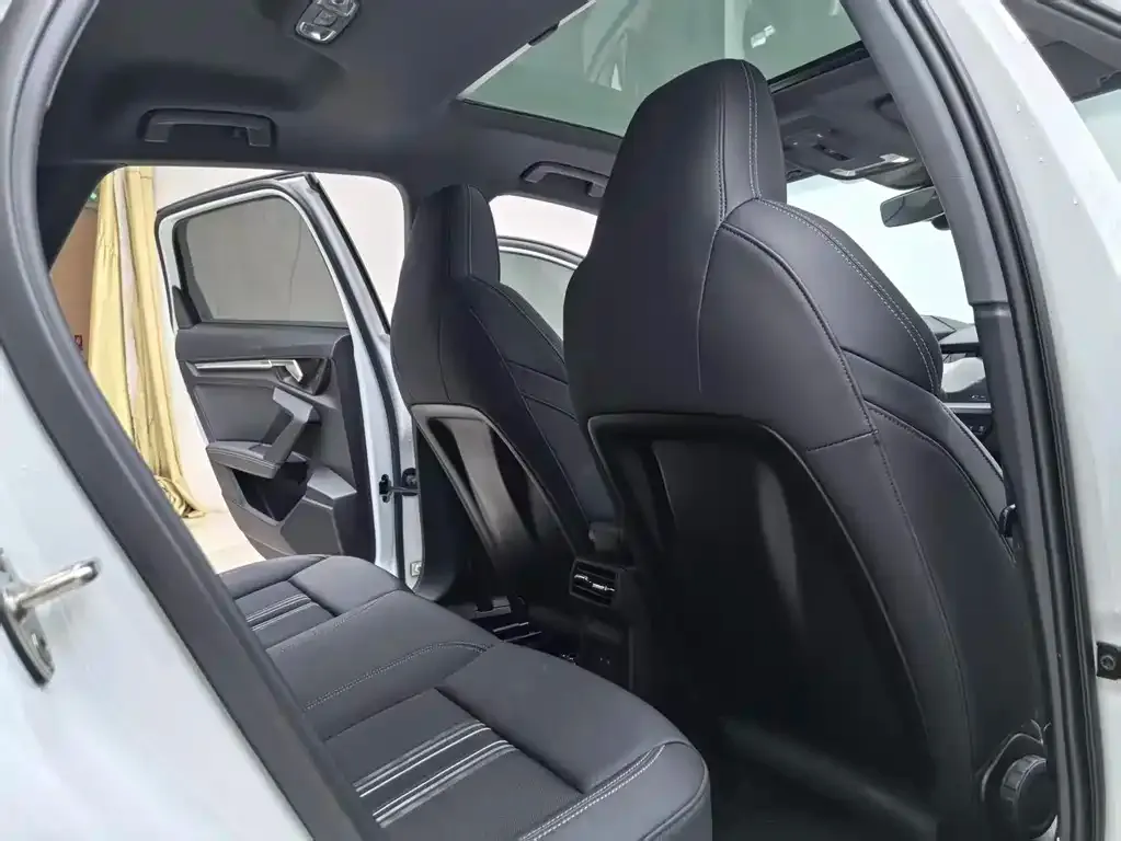 Audi A3 2024 из CN, фото 5