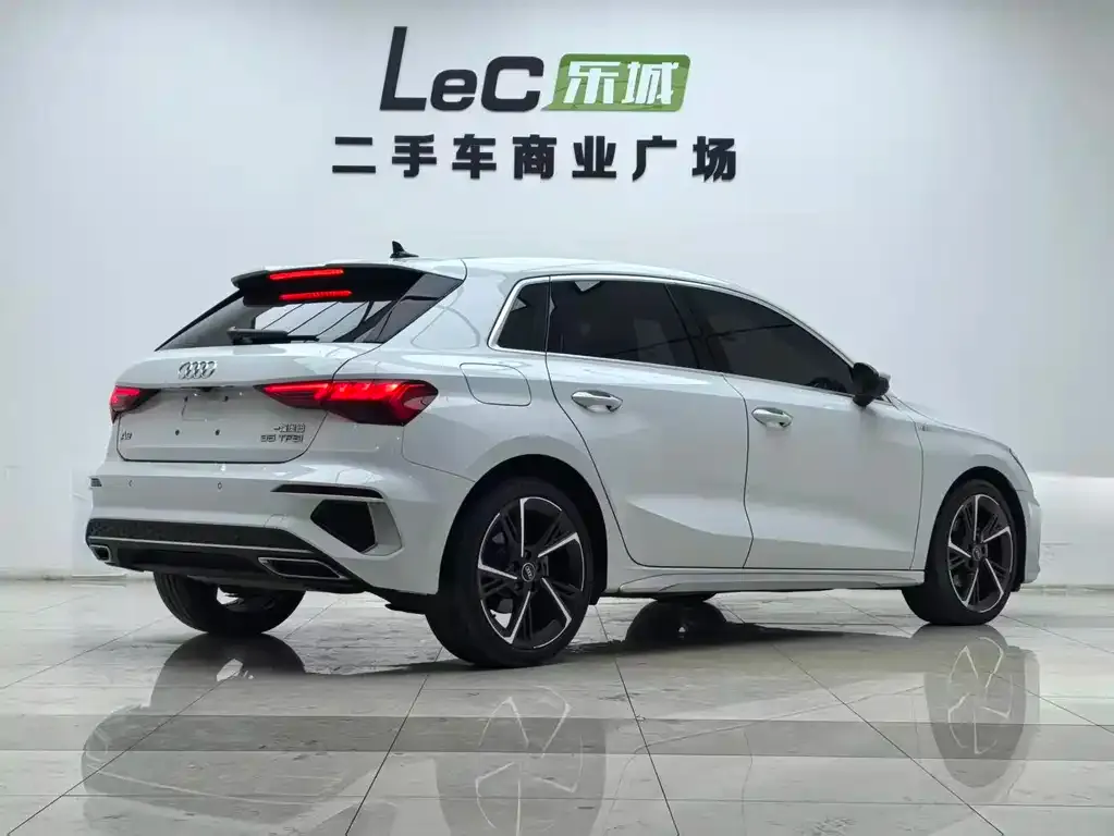 Audi A3 2024 из CN, фото 8