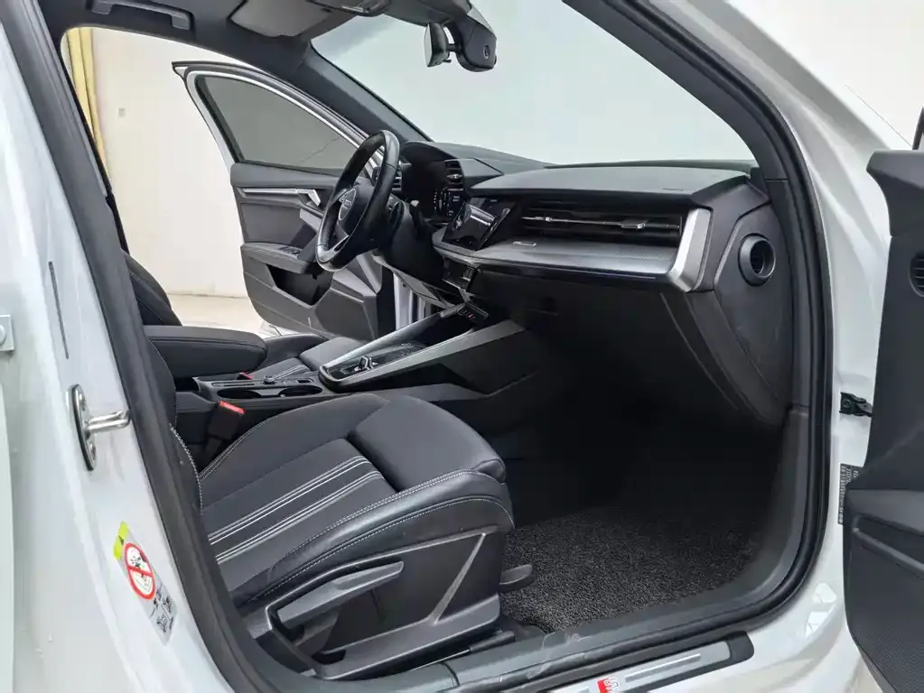 Audi A3 2024 из CN, фото 6
