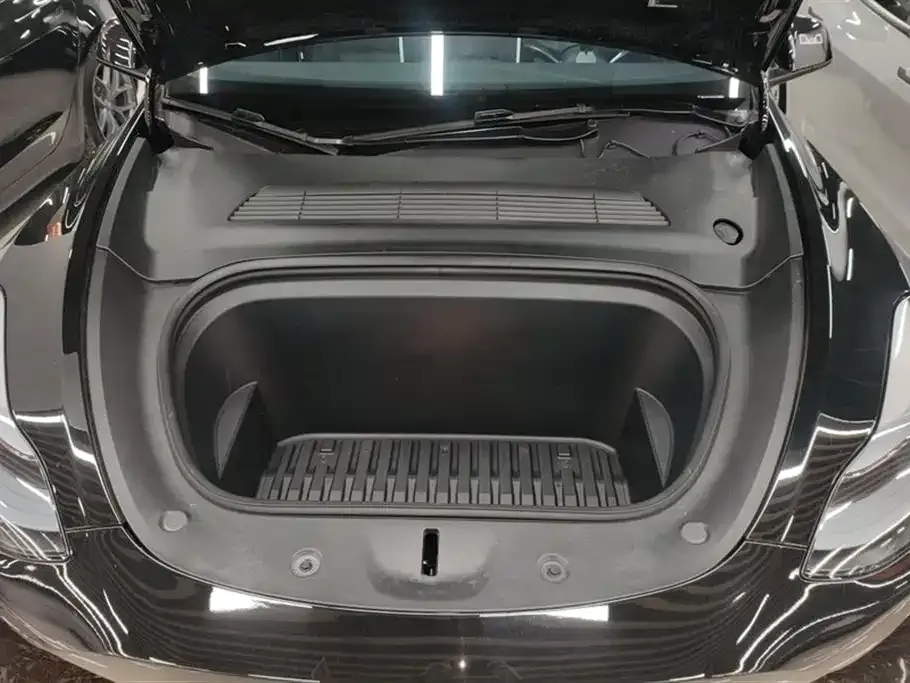 Tesla Model Y 2023 из CN, фото 8