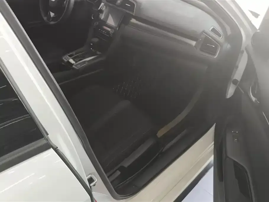 Honda Civic 2021 из CN, фото 2