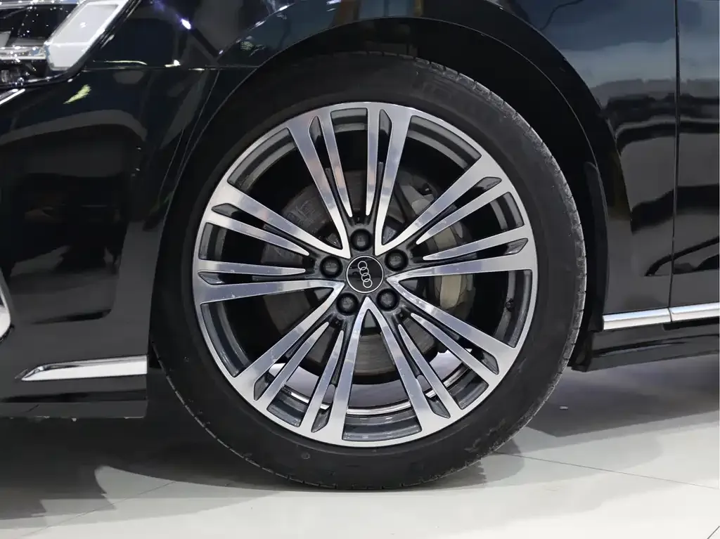 Audi A8 2025 из CN, фото 8