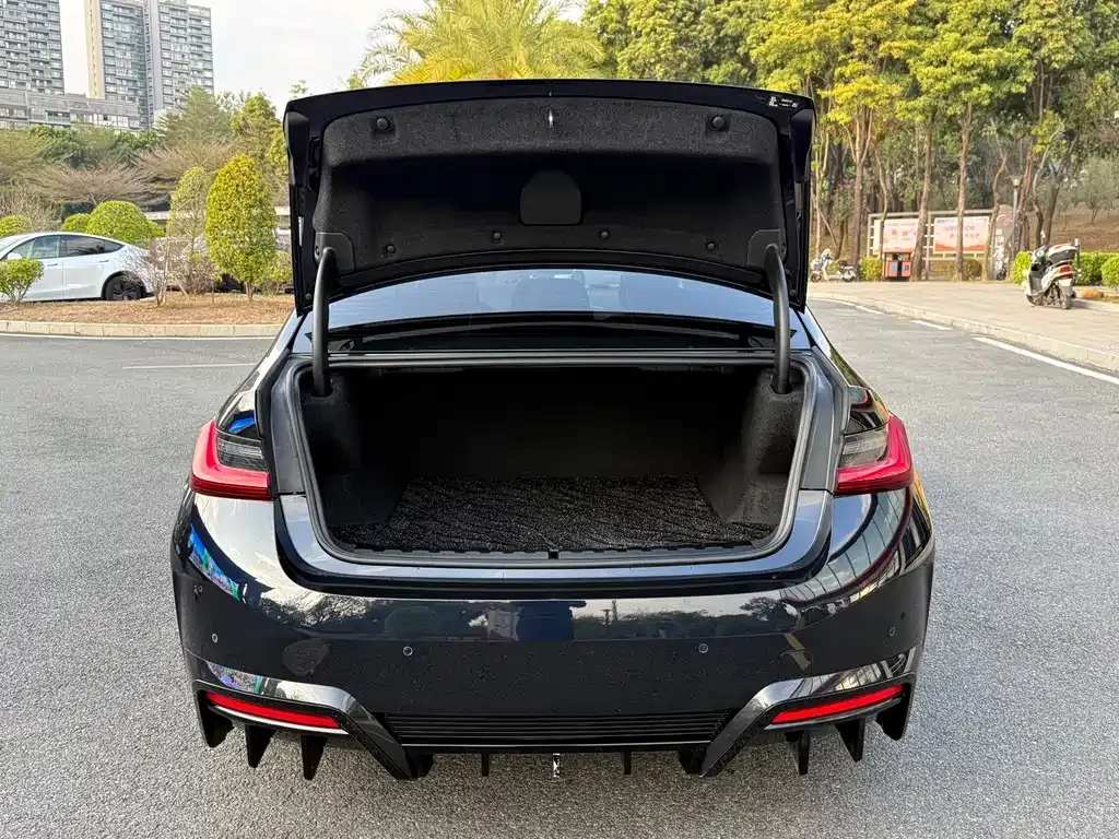 BMW i3 2024 из CN, фото 2