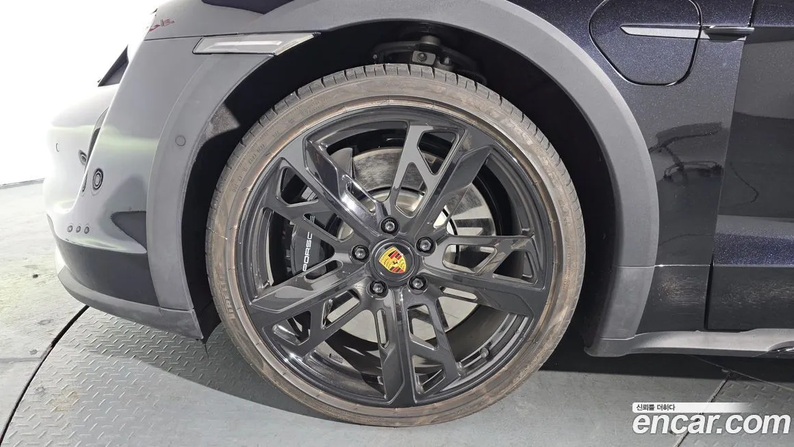 Porsche Taycan 2022 из KR, фото 8