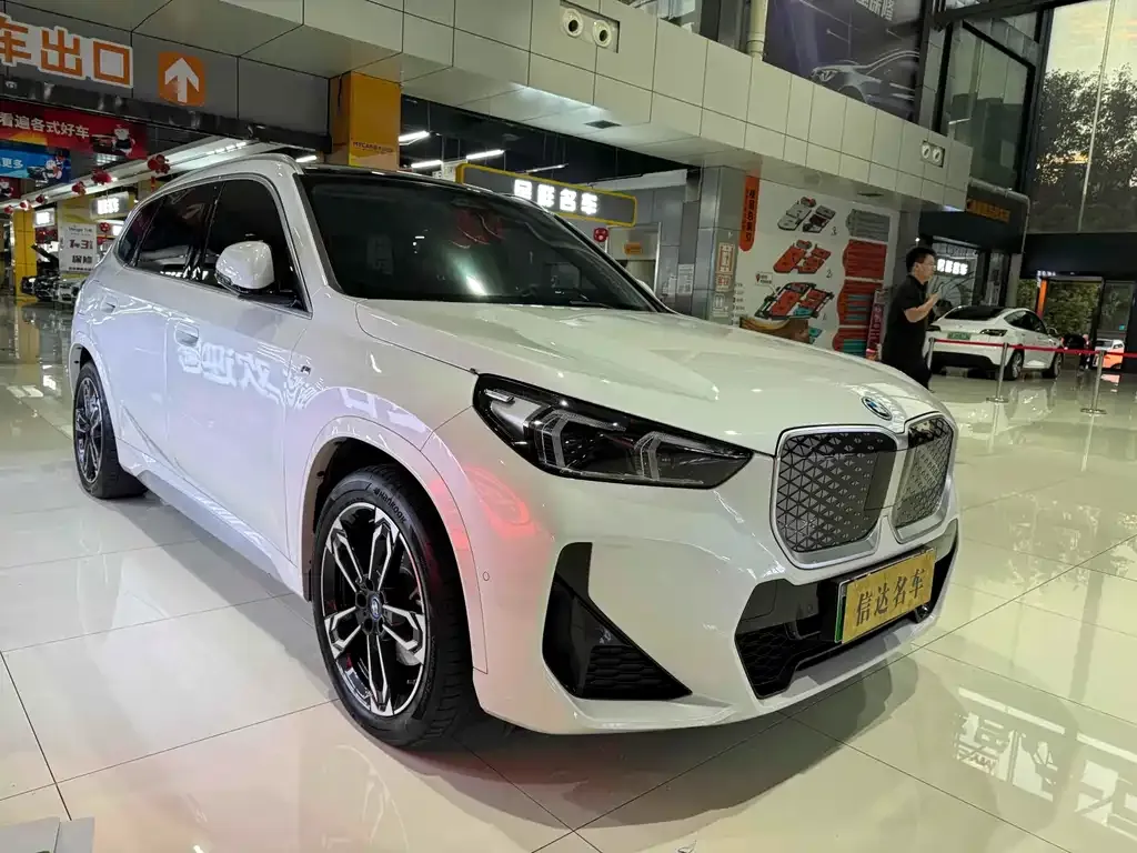 BMW iX1 2024 из CN, фото 9