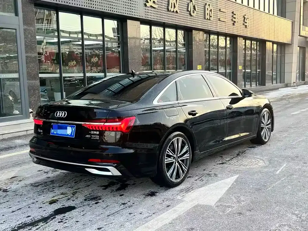 Audi A6L — фото 8