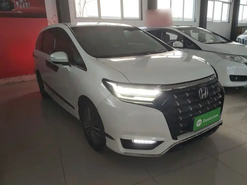 Honda Elysion 2023 из CN, фото 2